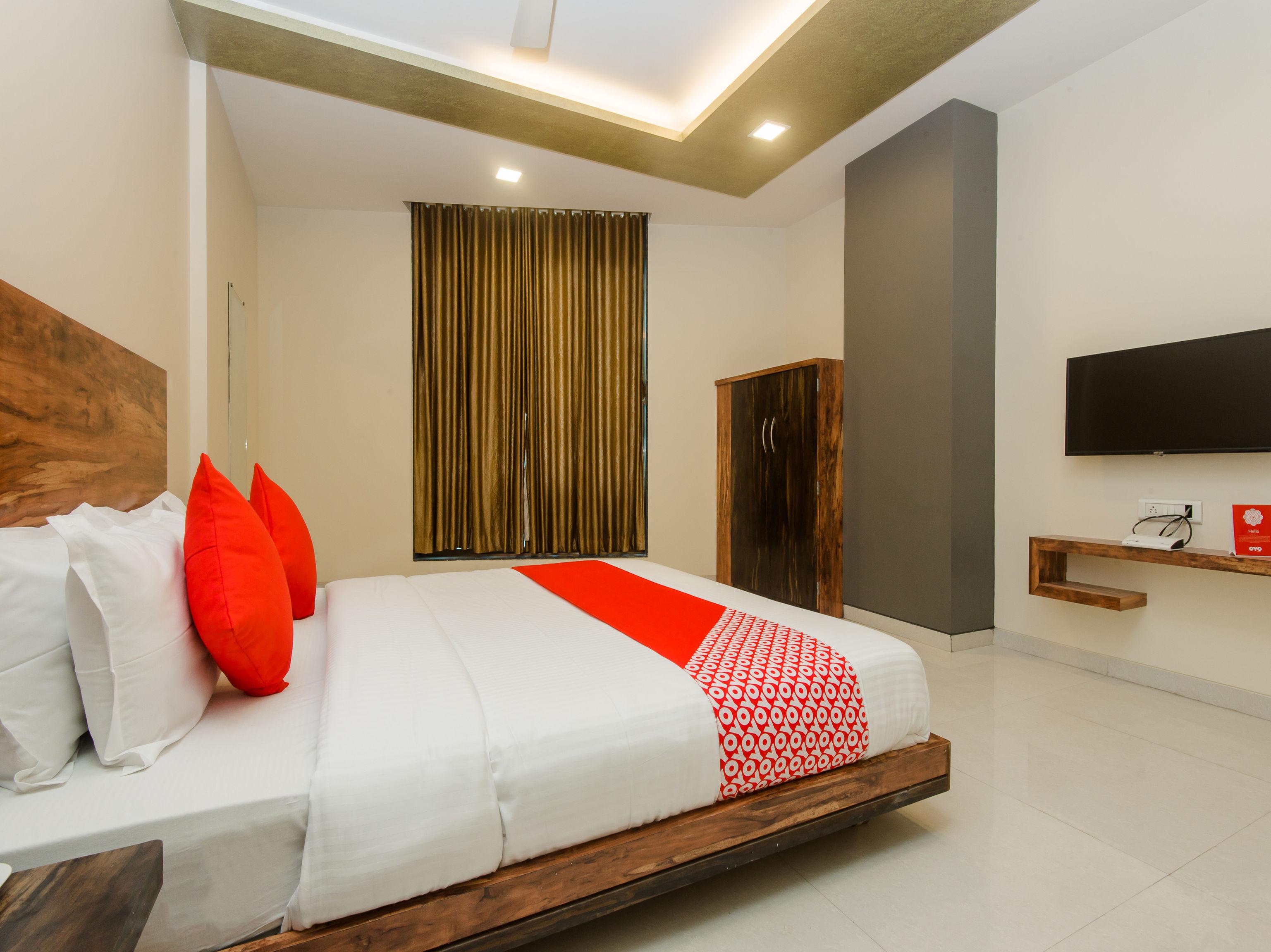 Hotel Sai Comforts Bapane Kültér fotó