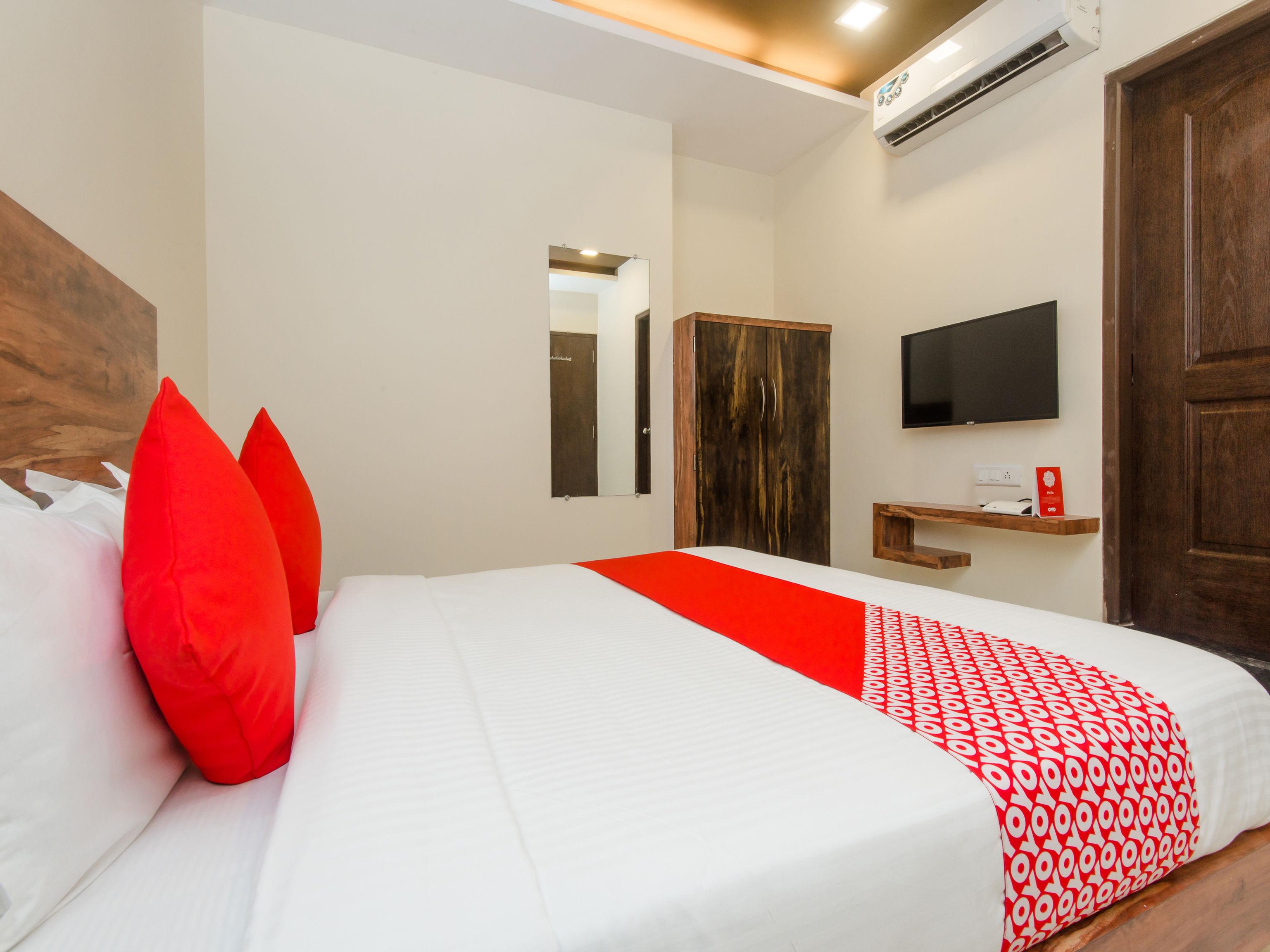 Hotel Sai Comforts Bapane Kültér fotó