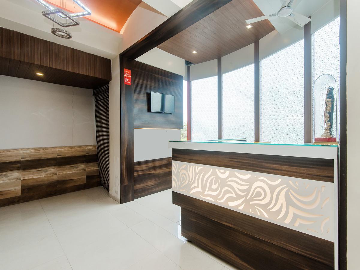 Hotel Sai Comforts Bapane Kültér fotó