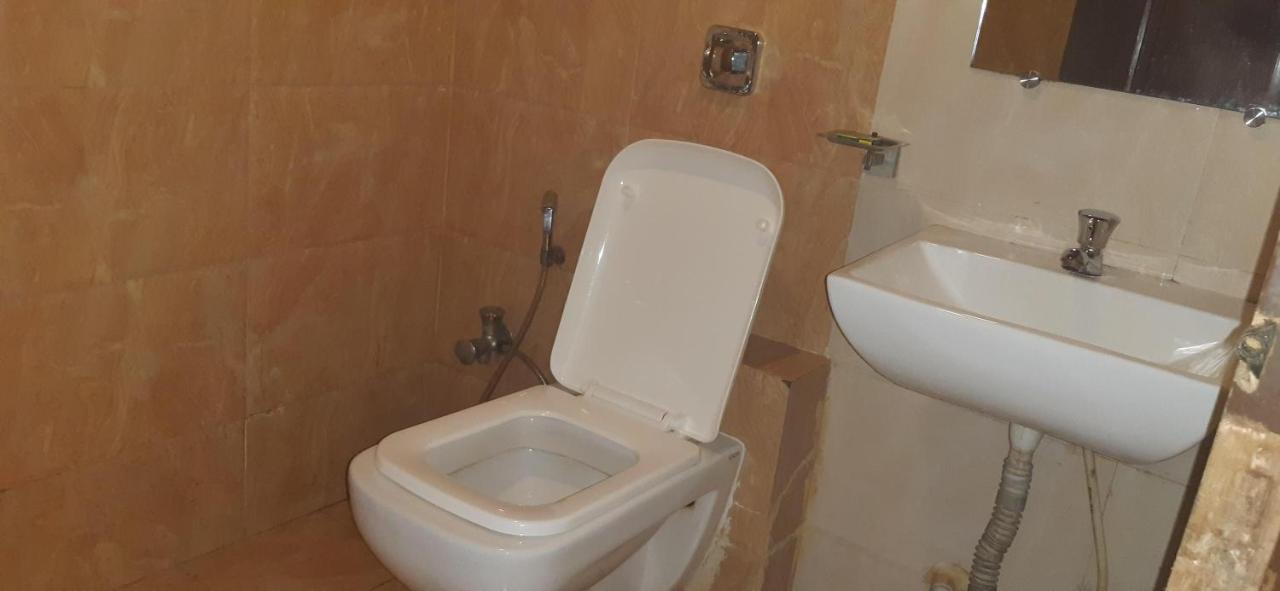 Hotel Sai Comforts Bapane Kültér fotó
