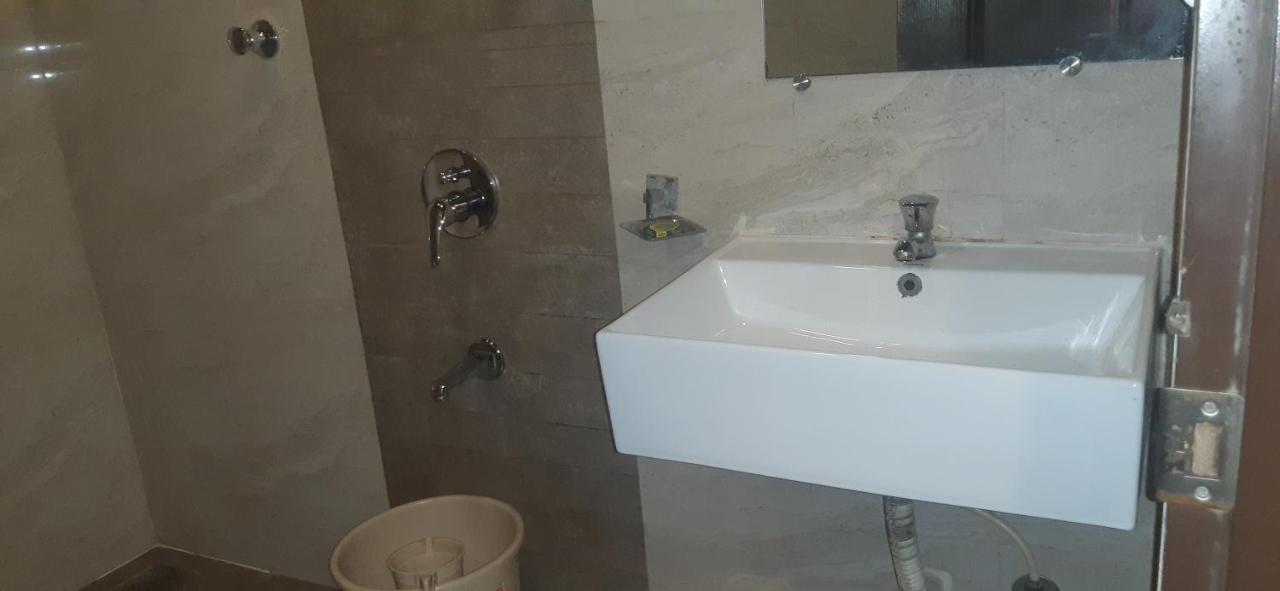 Hotel Sai Comforts Bapane Kültér fotó