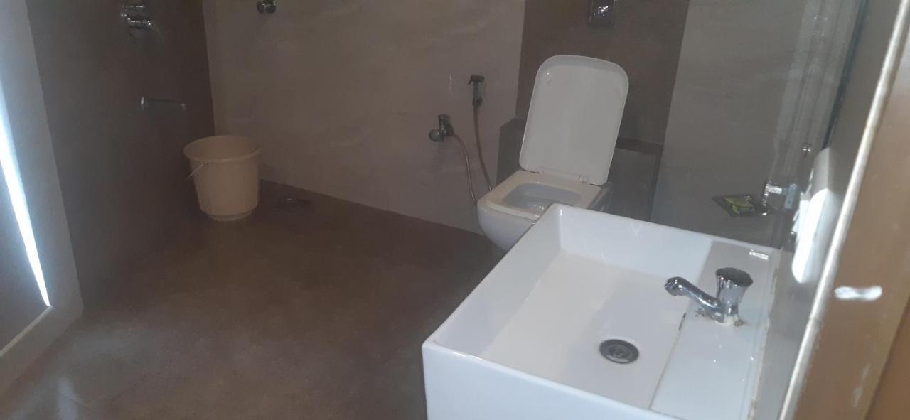 Hotel Sai Comforts Bapane Kültér fotó